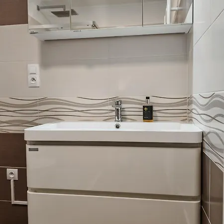 Leo Apartmán *